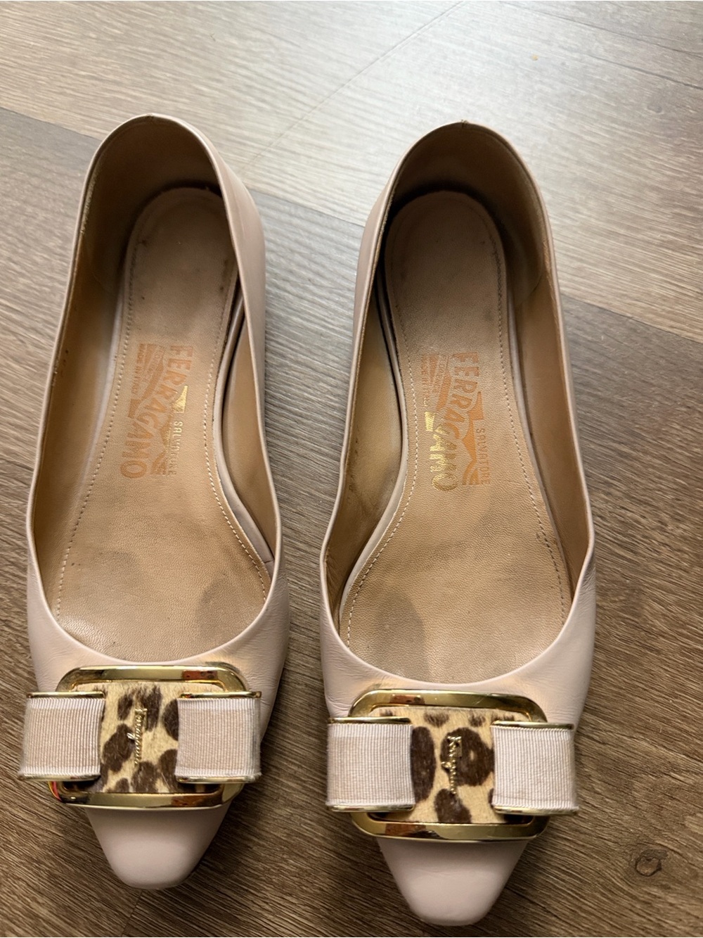 Salvatore Ferragamo Women's Beige Leather leopard  print Bow Flats 6.5
